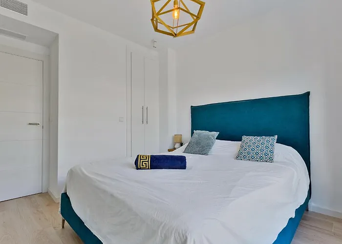 One 80 Within Walking Distance To The Sea *