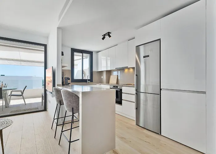 One 80 Within Walking Distance To The Sea エステポナ