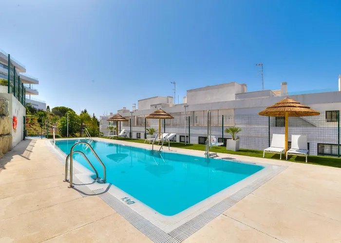 One 80 Within Walking Distance To The Sea エステポナ