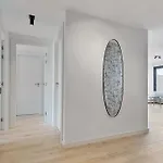 One 80 Within Walking Distance To The Sea Apartment *