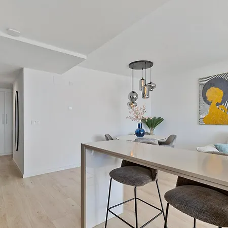 公寓 One 80 Within Walking Distance To The Sea 埃斯特波纳