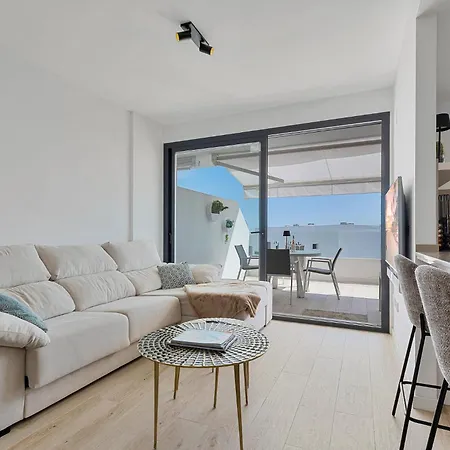 One 80 Within Walking Distance To The Sea *