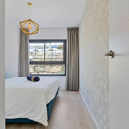 One 80 Within Walking Distance To The Sea