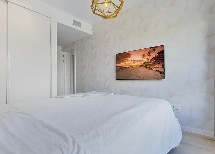 One 80 Within Walking Distance To The Sea