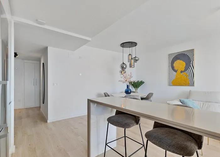 Apartamento One 80 Within Walking Distance To The Sea Estepona