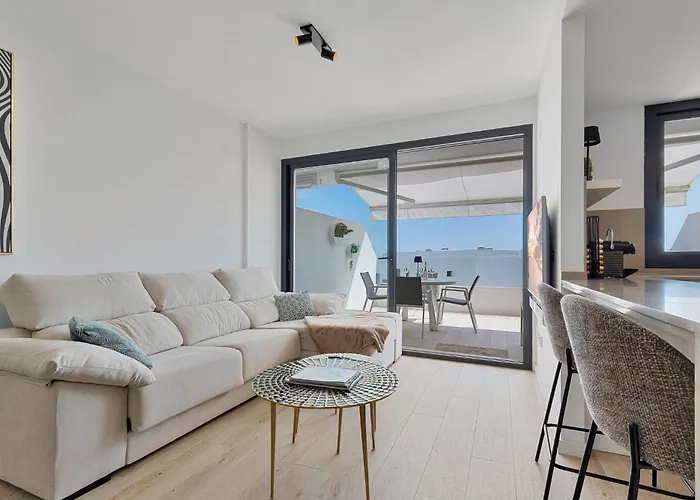 One 80 Within Walking Distance To The Sea *