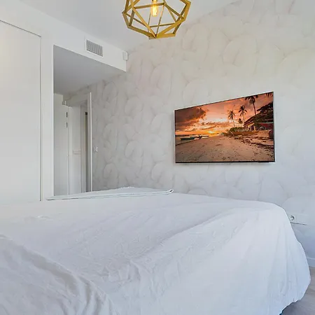 One 80 Within Walking Distance To The Sea