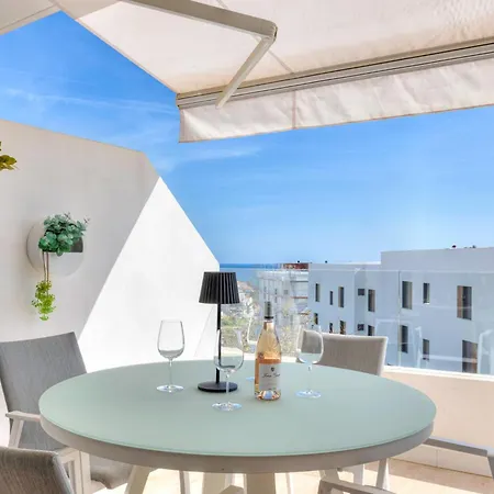 One 80 Within Walking Distance To The Sea